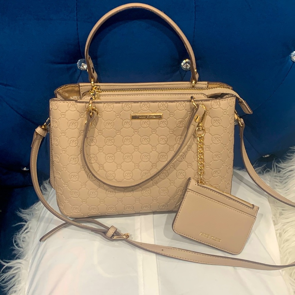 Anne klein beige color hand bag